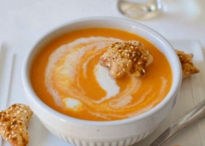 Рецепт - морковный суп с карри и кокосовым кремом