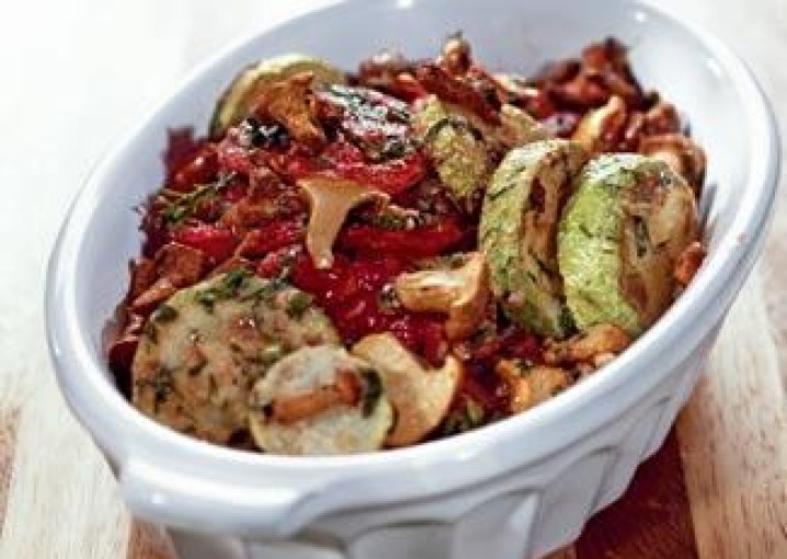 Рецепт - салат Кабачки и помидоры, консервированные с грибами