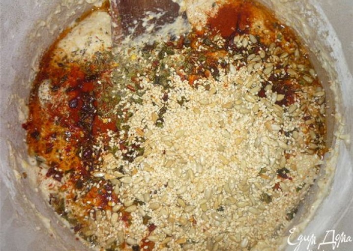 Рецепт - лепешки с кукурузной мукой, сыром и пряностями.