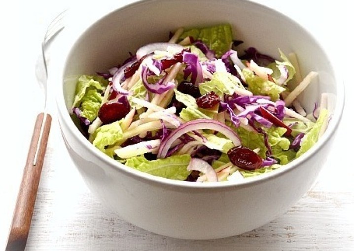 Рецепт - салат с кускусом, фетой и вяленой клюквой