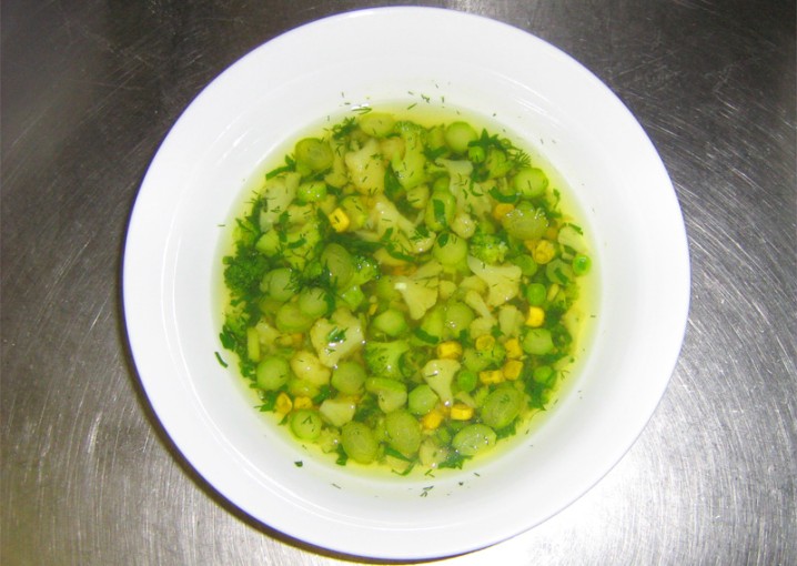 Суп с зеленым горошком и кукурузой