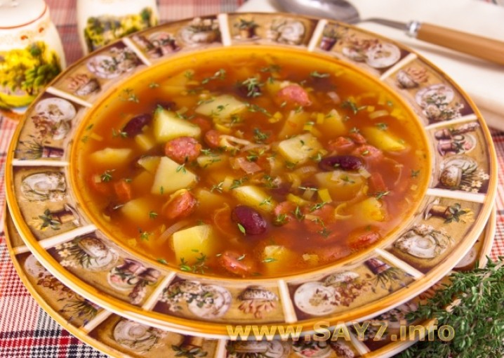 Холостяцкий суп с колбасками