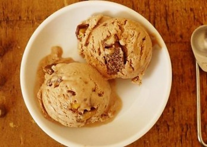 Рецепт мороженого от Юлии Высоцкой. Несложный рецепт приготовления орехового мороженого.