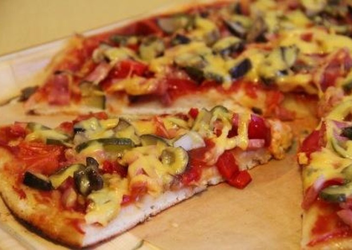 Рецепт обычной пиццы. Самый простой и вкусный рецепт домашней пиццы.
