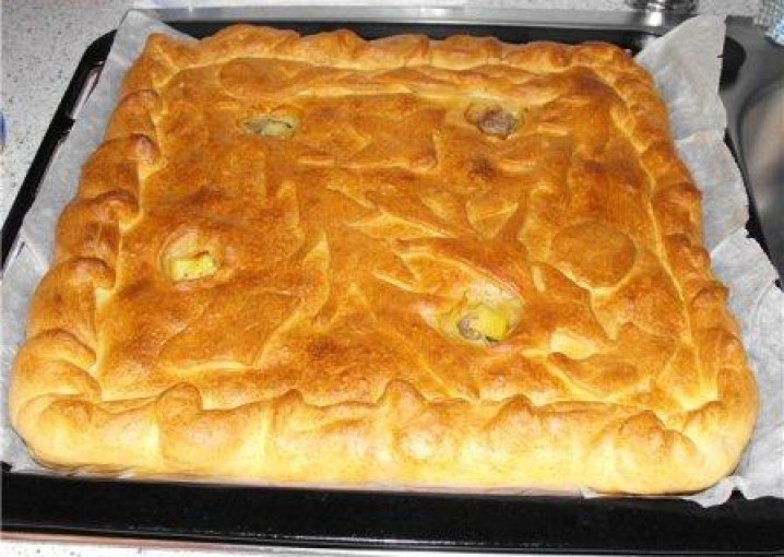 Пирог с картошкой из дрожжевого теста. Рецепт пирога с картофельной начинкой.