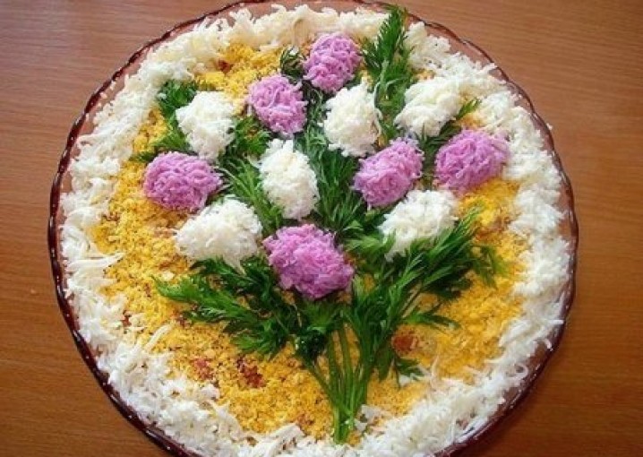 Салат «Сирень» - рецепт на 8 марта. Оригинальный, праздничный салат к Международному Женскому дню.