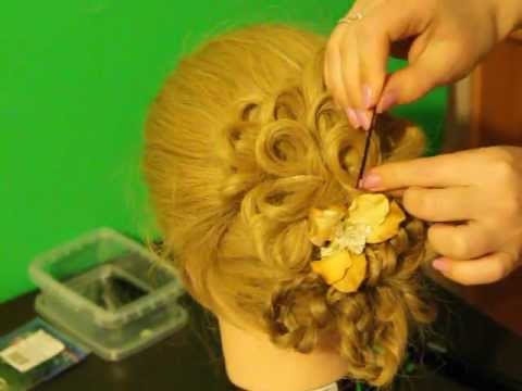 Прическа с цветами из волос