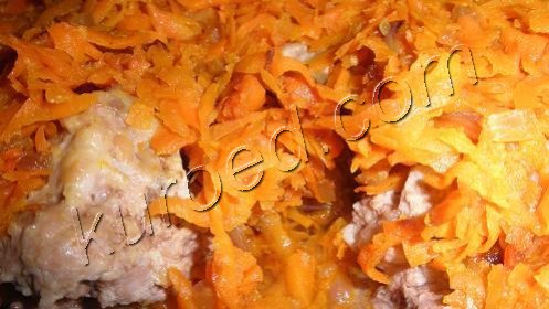 Рецепт - томленые свиные тефтели с тушеной морковью