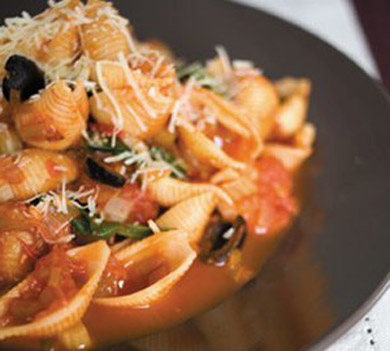 Рецепт - соус из маслин и шпината с макаронами