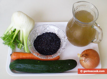 Рецепт - суп с чёрным рисом, цуккини и фенхелем