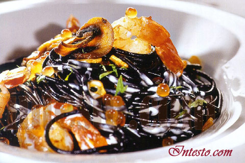 Рецепт - черные спагетти с мидиями