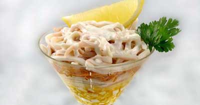 Рецепт - Салаты с морепродуктами : Салат-коктейль с кальмарами (2)
