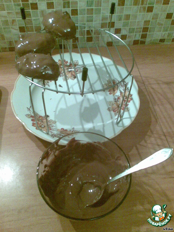 Торт-безе с малиной  и шоколадом Дорогому Поваренку на День рождения!!!