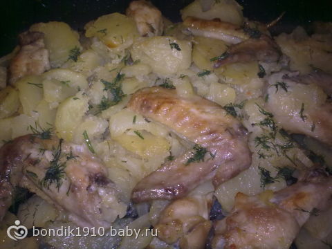Куриные крылышки с картошкой на ужин
