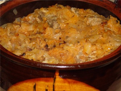 Свинина с квашеной капустой (Болгарская кухня)