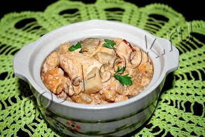 Рецепт - курица, тушенная с баклажанами в сырно-сметанном соусе