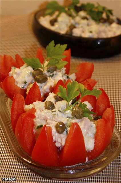 Рецепт - помидоры, фаршированные салатом из тунца