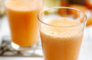 Рецепт - сока с морковью, грейпфрутом и имбирем