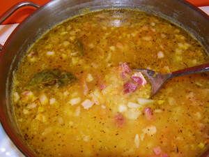 Суп из чечевицы с копченостями