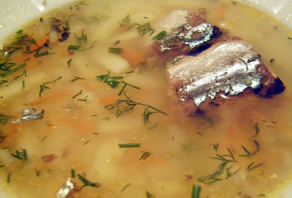 Суп картофельный с рыбой по-домашнему
