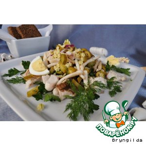 Рецепт - теплый салат из кальмаров, минтая и орзо