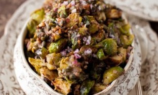 Рецепт - тушенная брюссельская капуста с каперсами, грецкими орехами и анчоусами