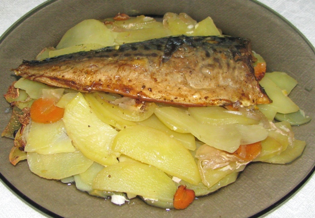 Рыба, запеченная в фольге с овощами