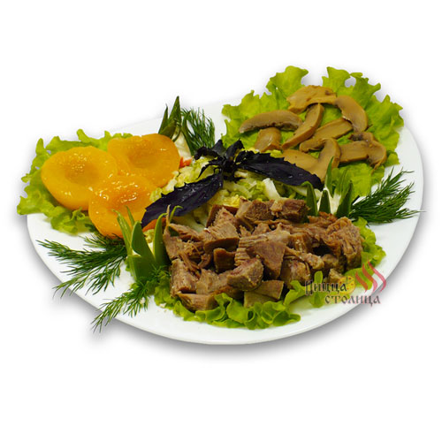 Салат из филе индейки с кукурузой и шампиньонами