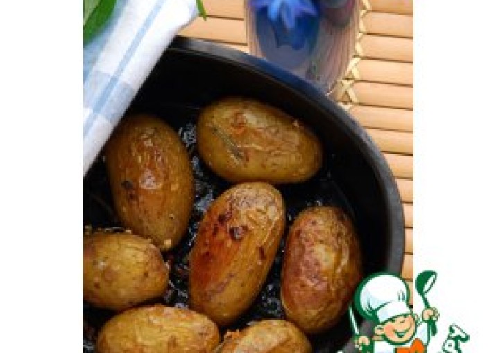 Картофель, запеченный в чесночном масле с розмарином