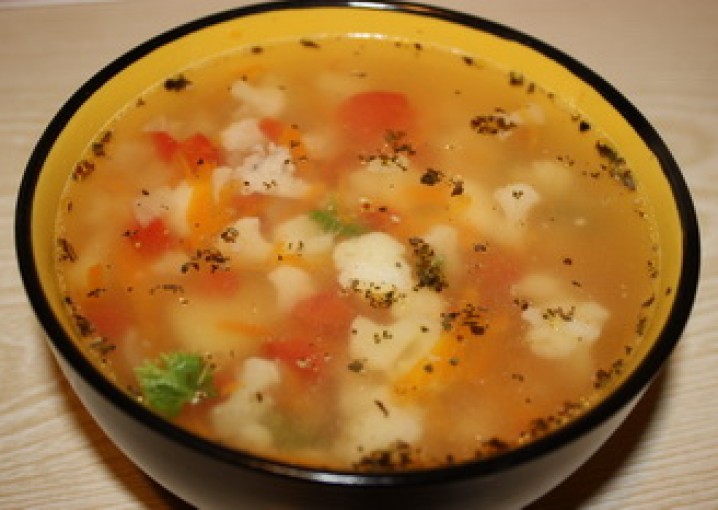 Рецепт - суп из цветной капусты с шампиньонами.