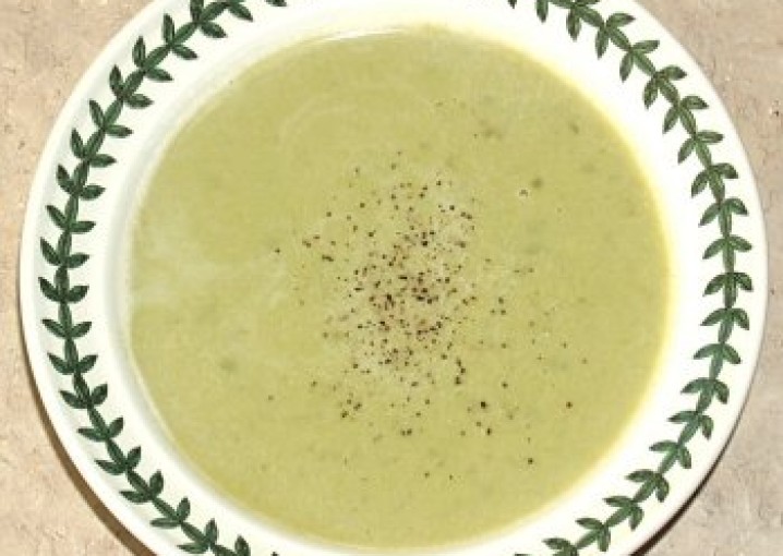 Гороховый суп-пюре со сливками и мятой