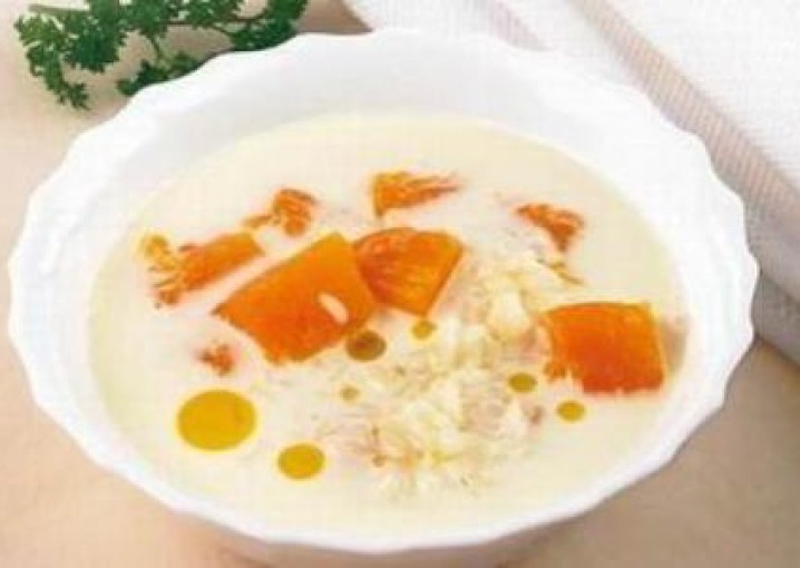 Молочный рисовый суп с тыквой