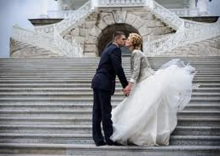 Фотосессия Поцелуй на Золотой свадьбе