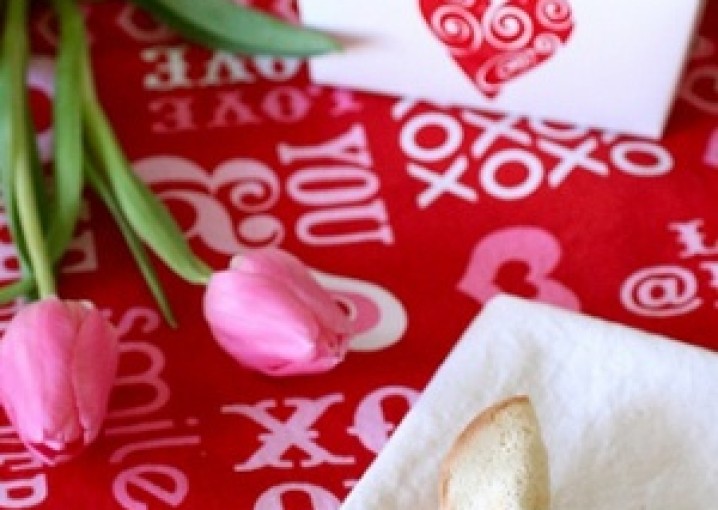 Печенье с любовными признаниями – рецепт на 14 февраля. Оригинальное лакомство ко дню Святого Валентина.