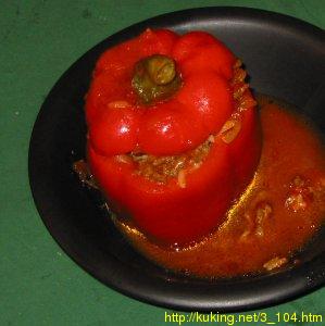 Перцы фаршированные тушеные в томатном соке