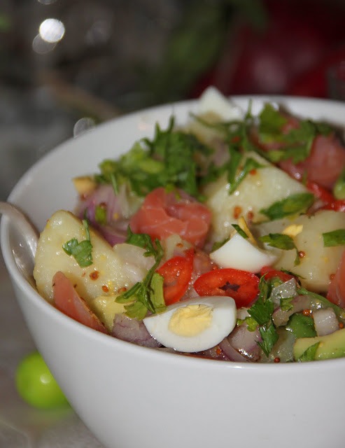 Рецепт - салат с лососем и авокадо