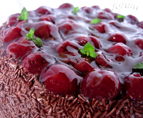 Рецепт - шоколадный торт с вишней