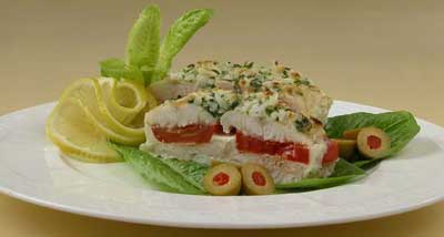 Рецепт - Блюда из рыбы и морепродуктов : Минтай, тушенный с копченой грудинкой