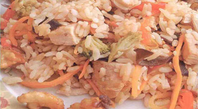 Рис с овощами и куриными грудками