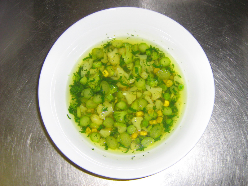 Суп с зеленым горошком и кукурузой