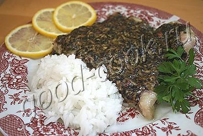 Рецепт - филе рыбы, запеченное под соусом песто с цветной капустой