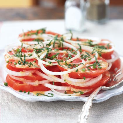 Салат из помидоров с репчатым луком